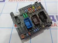 Блок предохранителей Citroen C 4 9807427980.