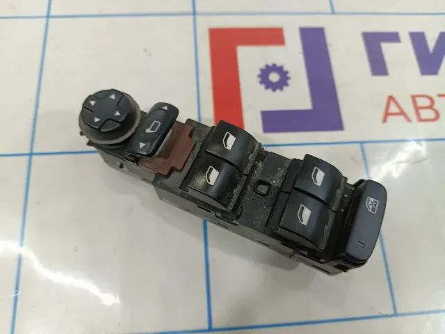Блок управления стеклоподъемниками Citroen C4 II 98018494ZD