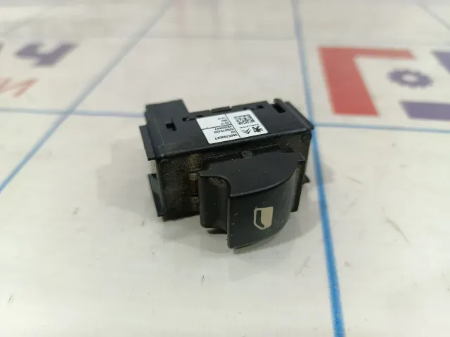 Кнопка стеклоподъемника Citroen C4 II 96657926XT