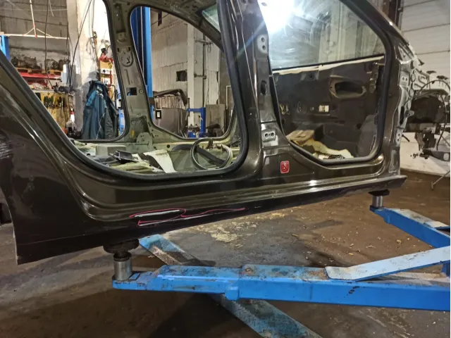 Порог со стойкой правый Citroen C4 II