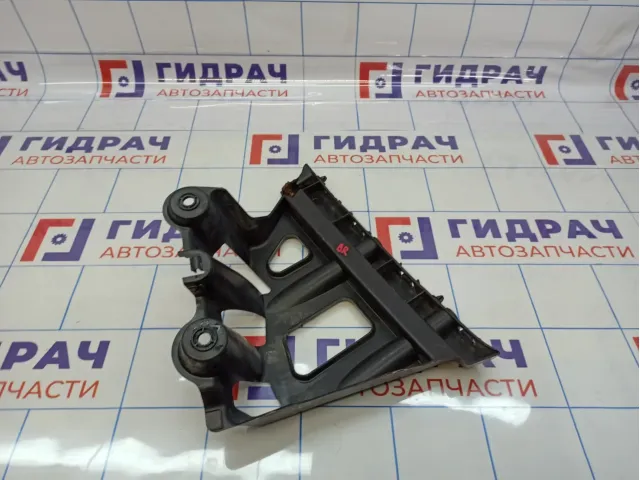Кронштейн заднего бампера правый Citroen C4 II 9801933880