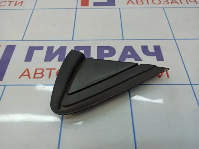 Накладка переднего крыла правого Citroen C4 II 96765747XT