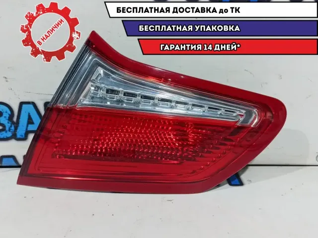 Фонарь задний внутренний правый Citroen C4 B7 7453E5.