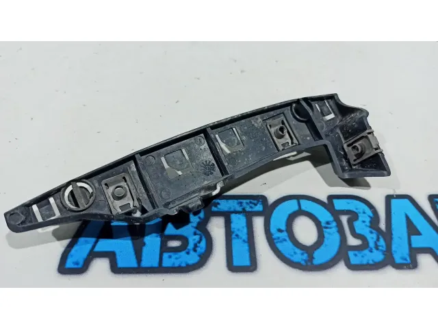 Кронштейн переднего бампера левый Citroen C4 B7 9687745680.