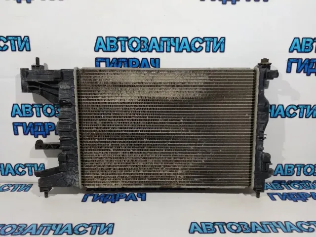 Радиатор основной Chevrolet Cruze 13267651.
