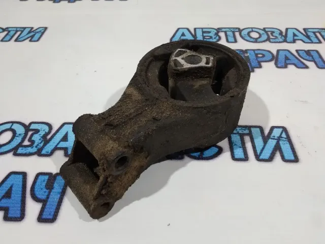 Опора двигателя передняя Chevrolet Cruze 13360631.