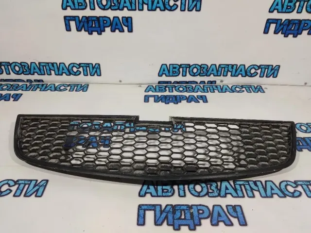 Решетка радиатора Chevrolet Cruze 96850786.