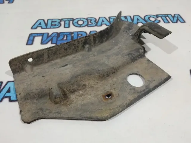 Пыльник двигателя нижний левый Chevrolet Cruze 94566178.