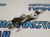 Петля капота левая Chevrolet Cruze 95406038.