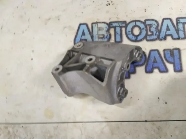 Кронштейн Daewoo Gentra