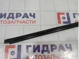Накладка стекла переднего правого Daewoo Gentra II 96801689