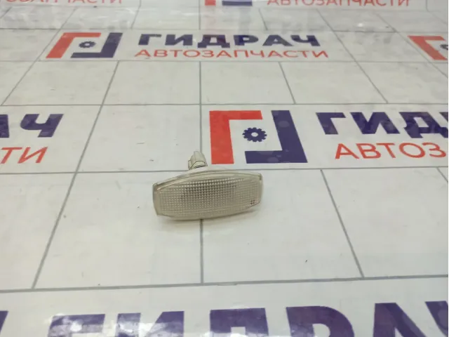 Повторитель на крыло белый Daewoo Gentra II 96337460