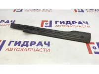 Накладка порога внутренняя задняя правая Datsun On-Do 74962-5PA0C. Царапины.