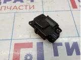 Моторчик заслонки отопителя Dodge Caliber 68000470AA