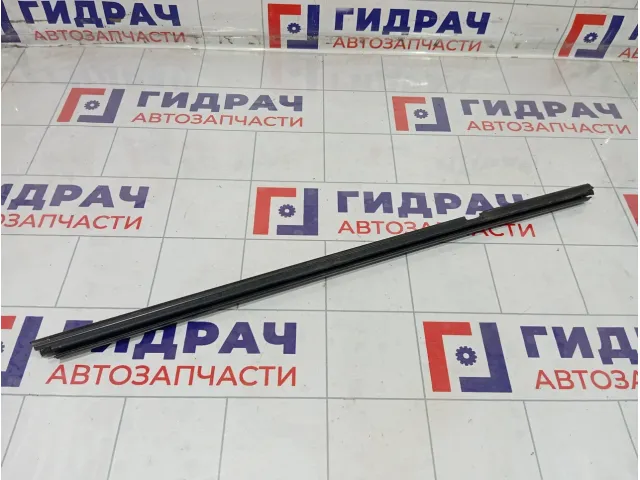 Уплотнитель стекла заднего левого Dodge Caliber 5074221AA