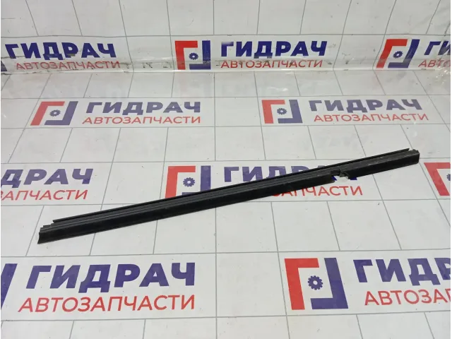 Уплотнитель стекла заднего правого Dodge Caliber 5074220AA