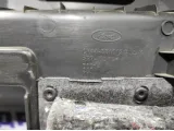 Обшивка багажника правая Ford Kuga (CBS) 2139991. Царапины. Трещина.