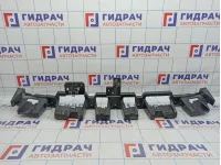 Кронштейн заднего бампера центральный Ford Kuga (CBS) 2099213.