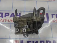 Кронштейн двигателя правый Ford Kuga (CBS) BM5G6F001BC.