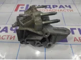 Кронштейн двигателя правый Ford Kuga (CBS) BM5G6F001BC.
