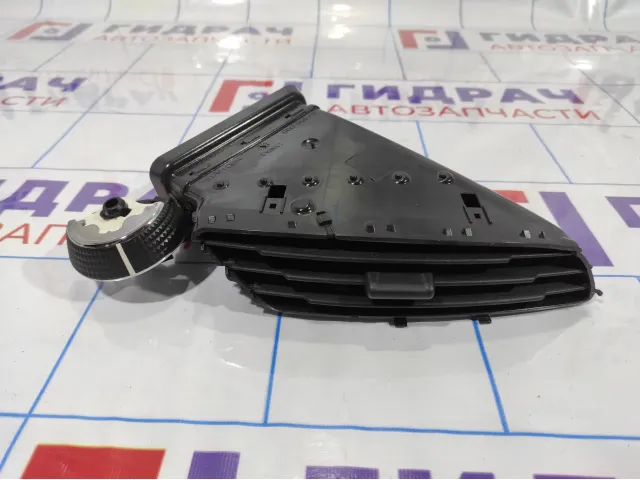 Дефлектор воздушный центральный правый Ford Kuga (CBS) 1799988.