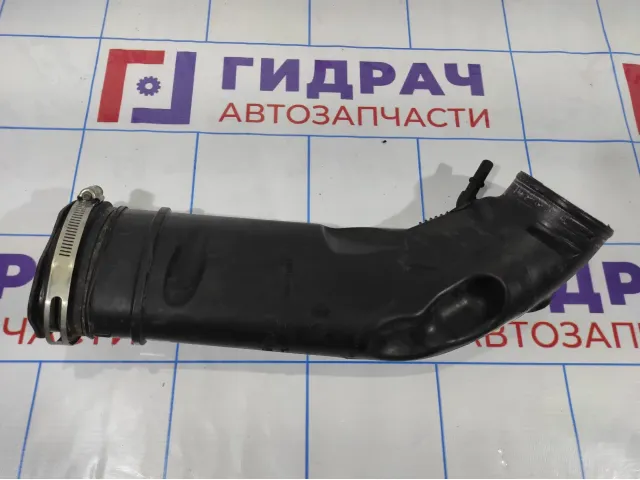 Патрубок воздушного фильтра Ford Kuga (CBS) 1068176S01.