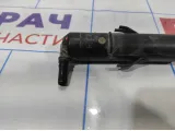 Форсунка омывателя фары Ford Kuga (CBS) CV4413L014BA. Правая.