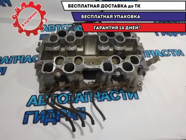 Коллектор впускной Infiniti FX45 14001AR206 . Отверстия под газ.