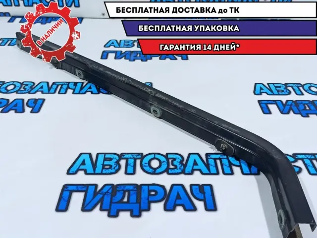Направляющая двери сдвижной левая средняя Fiat Doblo 51769063.
