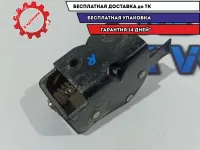 Ответная часть замка двери задней правой Fiat Doblo 51735975.
