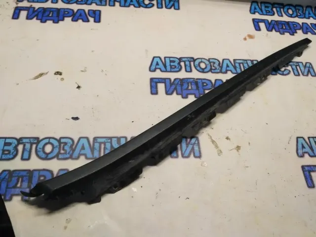 Молдинг лобового стекла левый Fiat Albea 2011 46804807 Отличное состояние.