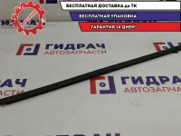 Накладка стекла переднего правого Fiat Albea 46409490.