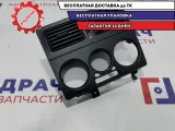 Накладка торпедо центральная Fiat Albea 735336638. Дефект.