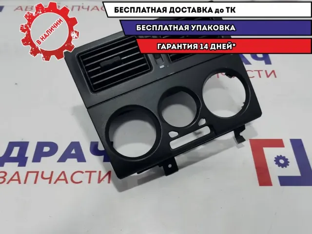 Накладка торпедо центральная Fiat Albea 735336638. Дефект.