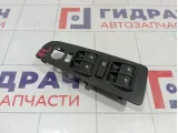 Блок управления стеклоподъемниками Fiat Grande Punto (199) 735411028