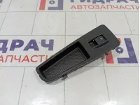 Кнопка стеклоподъемника передняя правая Fiat Grande Punto (199) 735471507
