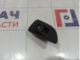 Кнопка стеклоподъемника задняя левая Fiat Grande Punto (199) 735411038
