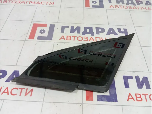 Стекло кузовное глухое левое Fiat Grande Punto (199) 51752863