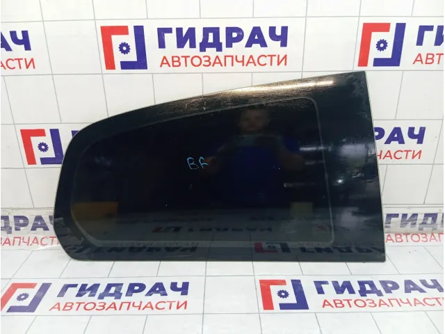 Стекло кузовное глухое (форточка) заднее правое Fiat Punto 51841926