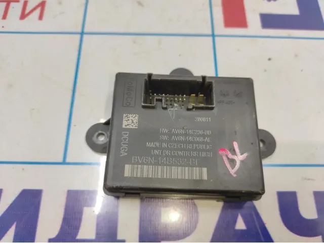 Блок комфорта Ford Focus 3 1724009.