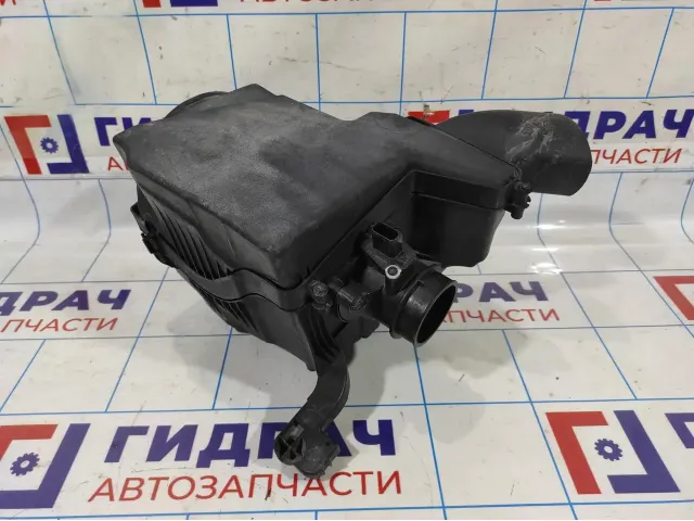 Корпус воздушного фильтра Ford Focus 3 1851878. В сборе.