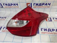 Фонарь задний правый Ford Focus 3 1825318.