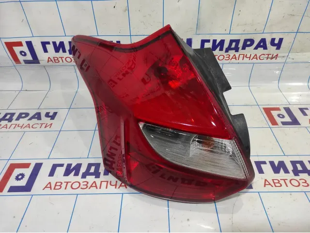 Фонарь задний левый Ford Focus 3 1825321.