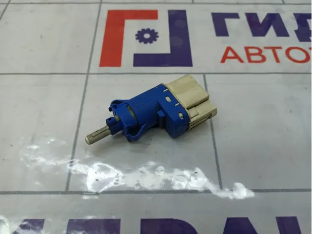 Датчик включения стоп сигнала Ford C-MAX 4832219