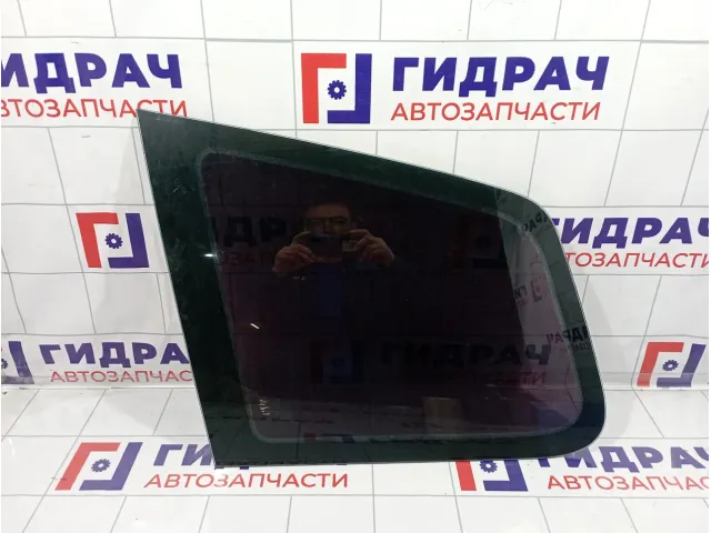 Стекло кузовное глухое левое Ford C-MAX 1471461