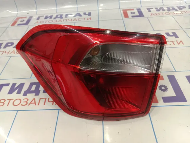 Фонарь задний наружный левый Ford EcoSport 1887536