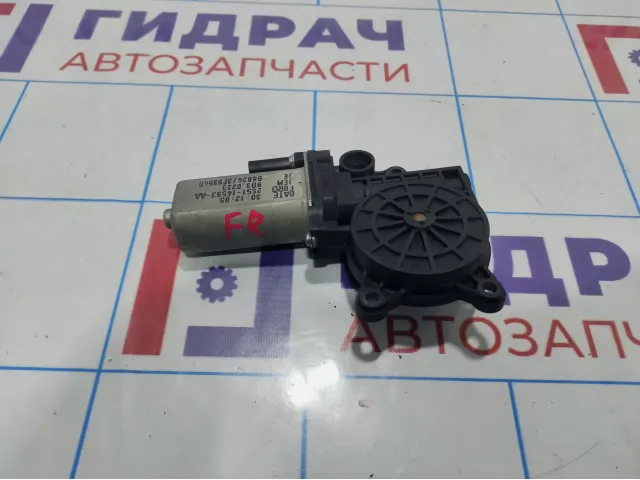 Моторчик стеклоподъемника правый Ford Fiesta (Mk VI) 1218655