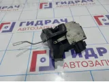 Замок двери передней правой Ford Fiesta (Mk VI) 1372465
