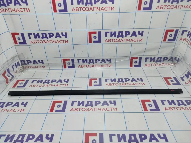 Накладка стекла переднего левого Ford Fiesta (Mk VI) 1374116