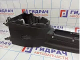 Консоль Ford Fiesta (Mk VI) 1358351